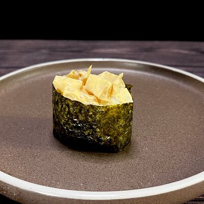 Гункан с масляной рыбой в Hatimaki по цене 169 ₽