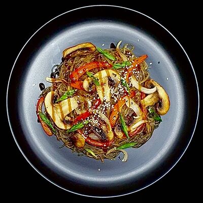 Фунчоза с овощами в Hot Pizza по цене 550 ₽