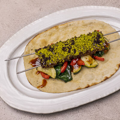 Шиш-кебаб из стриплойна, овощи, перечный соус в Luwo по цене 2300 ₽