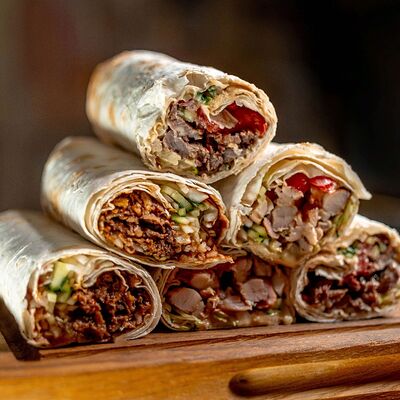 Комбо шаверма в ЗА ОБЕ ЩЁКИ по цене 849 ₽