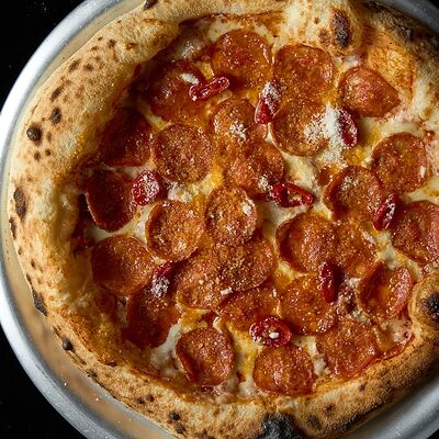 Салями и халапеньо в Полтора тигра по цене 880