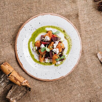 Салат из карамелизованной тыквы в Кафе-парк Теремок по цене 260 ₽