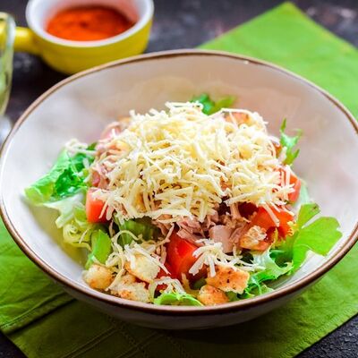 Цезарь с тунцомв Kirova street по цене 220 ₽