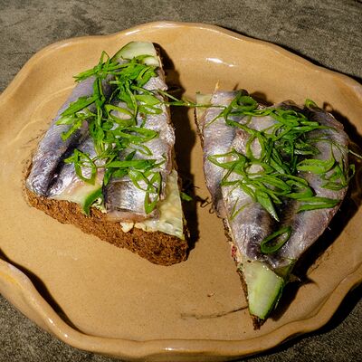 Балтийская килька с намазкой от Олегав Синий пони по цене 270 ₽