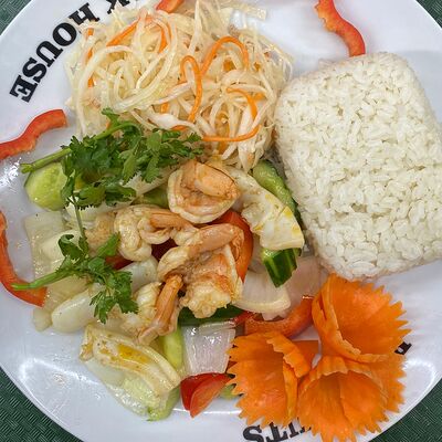 Ком Чуа Нгот с морепродуктами в Pho Viet по цене 539 ₽