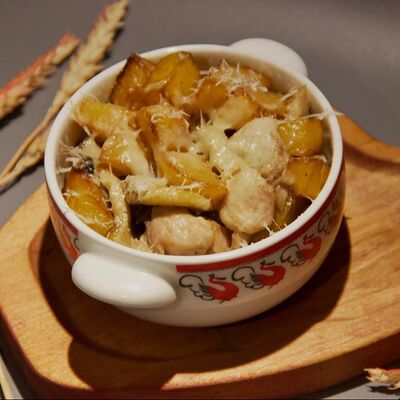 Горшочек с курицейв JOY FOOD & WINE по цене 480 ₽