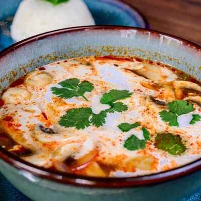 Суп Том ям с курицей в Urban по цене 430 ₽