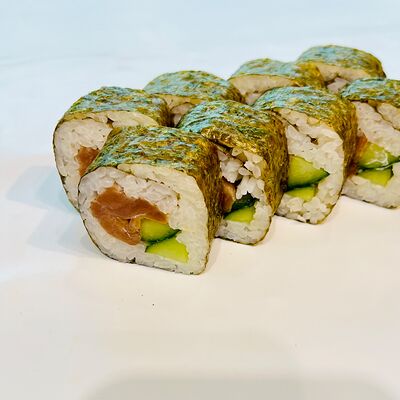 Ролл Копченый лосось в SUSHI WOW по цене 320 ₽