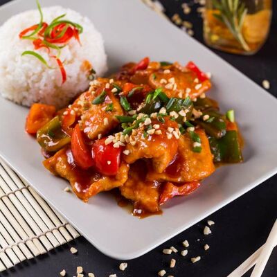 Свинина в кисло-сладком соусе в Kimchi Chicken по цене 455 ₽