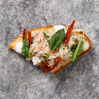 Брускетта с крабом в Pizzahouse по цене 210 ₽
