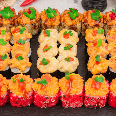 Сет Спайси Сакура в Луиджи & Тосё по цене 1799 ₽