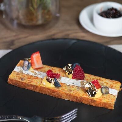 Морковный пирог в Harvey & Monica по цене 600 ₽