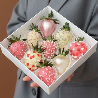 Клубника в шоколаде Искра (9-12 шт.) в Luna-Клубника в шоколаде по цене 2990 ₽