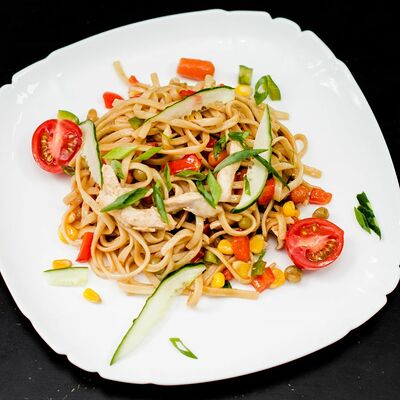 Вок с овощами с гречневой лапшой в АСА-Суши по цене 330 ₽