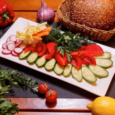 Букет из свежих овощей в Золотая прага по цене 615 ₽