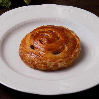 Улитка с изюмом в La Maison гастробутик по цене 195 ₽