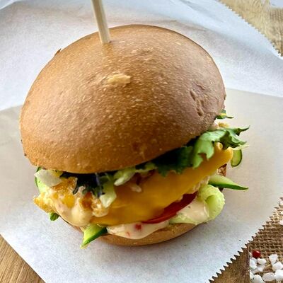 Бургер с креветкой в Корпус О бар по цене 480 ₽