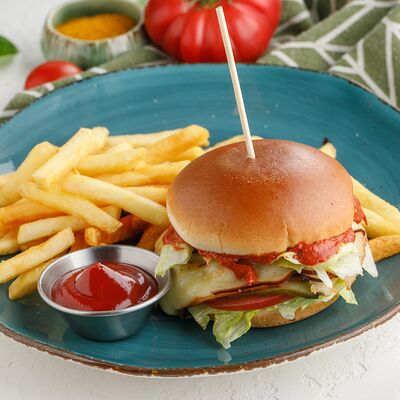 Горячее блюдо: Вах бургер с курицей и копченым сыром сулугуни в Пряности & Радости на Васильевском по цене 590