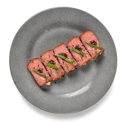 Рулетики из ростбифа с еврейской закускойв CITYBAR по цене 545 ₽