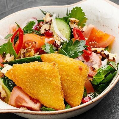 Овощной салат по-грузински с сыром сулугуни в Гранат по цене 420