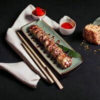 Горячий ролл Кани в Uchu Sushi Yaki