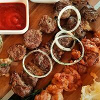 Шашлык cвинoй в Ararat Wine