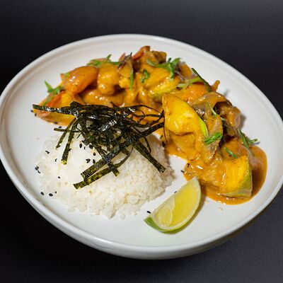 Курица с овощами в соусе сатей в Пудл Нудл по цене 460 ₽