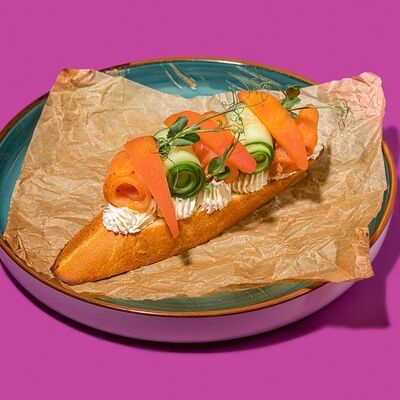 Брускетта с лососем малой соли в Kiss по цене 210