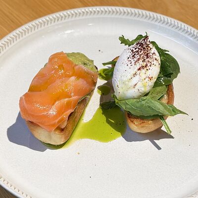 Бриошь с лососем и яйцом в Городское кафе N31 по цене 731 ₽