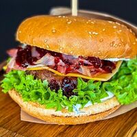 Cherry Burger в Troller Pub