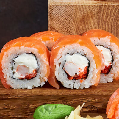 Ролл с лососем и креветками в Чина по цене 855 ₽