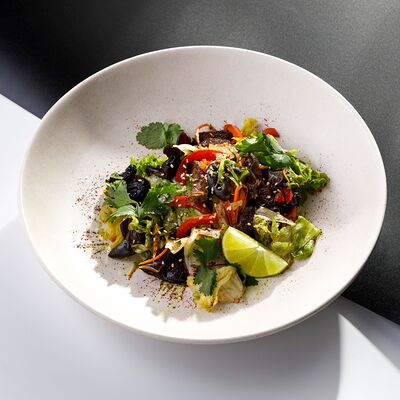 Салат с говядиной и грибами муэр в Душа по цене 930 ₽