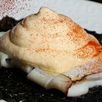 Орзо с кальмаром, чернилами каракатицы и мисо-муссом в Gino Cafe