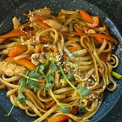 Вок с курицейв Мятный Трюфель по цене 450 ₽