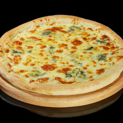 Пицца Четыре солнца в Lucky Pizza по цене 399 ₽