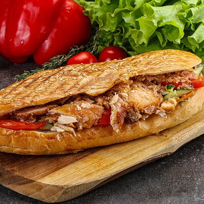 Донер-кебаб с гранатовым соусомв Вкусно от Нико Шаурма по цене 429 ₽