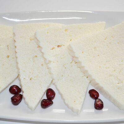 Сыр Имеретинский в Кабанчик по цене 300 ₽