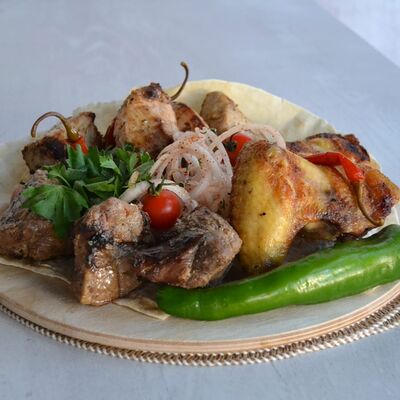 Овощи на гриле (баклажан, цукини, перец болгарский, шампиньоны) в Гостиный дворик по цене 450 ₽