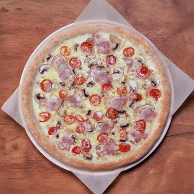 С беконом и грибами (Funghi pancetta) 20 см в STRAGUSTO по цене 470 ₽