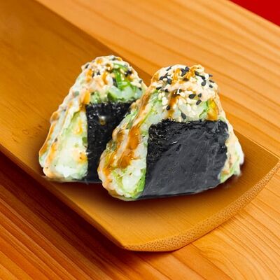 Онигири с чукой и ореховым соусом в Kurama Ramen по цене 270 ₽