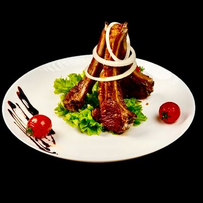 Каре ягненка по-королевски в Леон по цене 1200 ₽