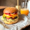 Бургер с ягненком, запеченным перцем и сыром чеддер в Le Grill по цене 850