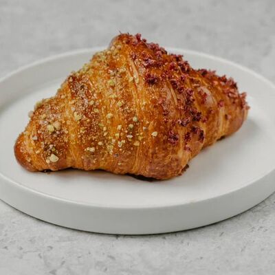 Круассан Фисташка-малина в SET по цене 380 ₽