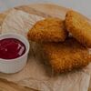 Жареный сулугуни с малиновым соусом в Kinza Halal по цене 575
