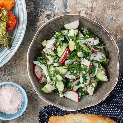 Салат с грядки в Двор Помидор по цене 320