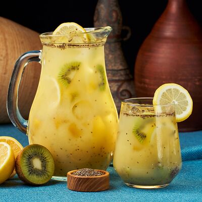 Домашний лимонад Киви-лимон-семена чиа в Деда хинкали по цене 1040 ₽
