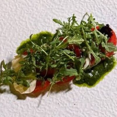 Салат с молодым сыром, томатами и песто в ROS по цене 460 ₽