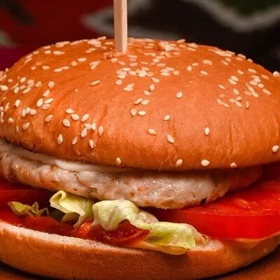 Чикенхит бургер с курицей в ШАШЛЫК & BBQ по цене 880 ₽