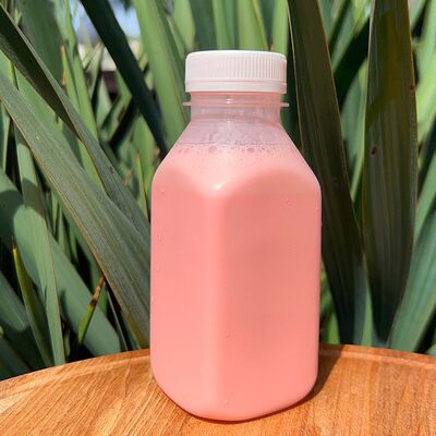 Молочный коктейль клубничный в Чёрноморская пицца по цене 300 ₽