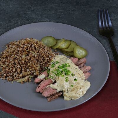 Стейк-бефстроганов со сливочно-грибным соусом в Четыре сыра итальянская кухня по цене 870 ₽